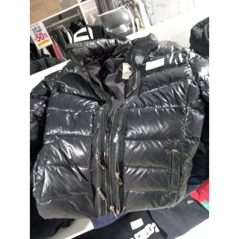 Doudoune moncler noir.