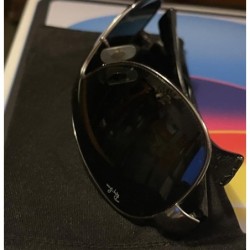 Lunettes noir ( Ray.Ban ) 