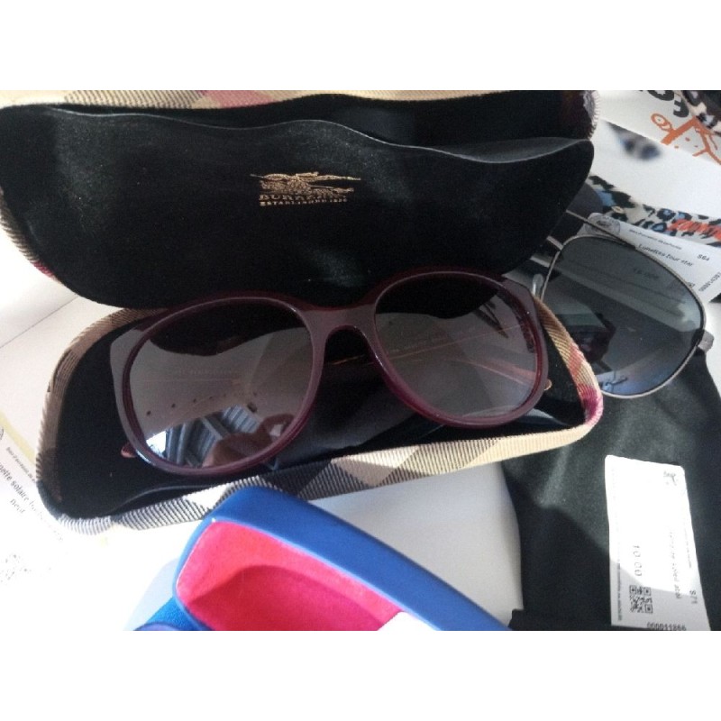 Lunette solaire burberry état neuf
