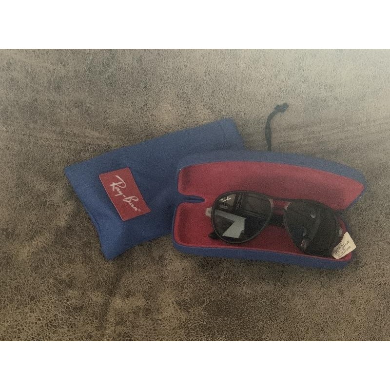 Ray ban enfant solaire boîte et sacoche