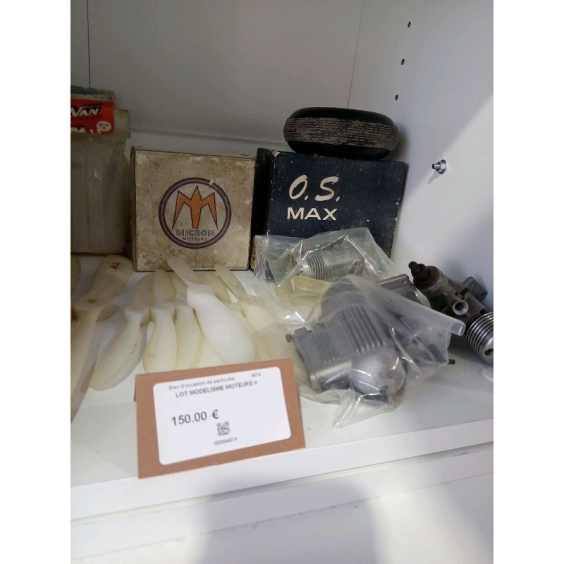 LOT MODELISME MOTEURS + HELICES+RESERVOIR