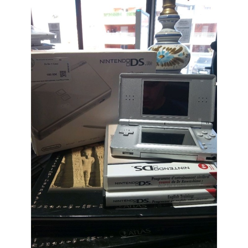 Ds lite + 2 jeux 