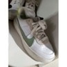 Basket Nike blanche/kaki pointure 38