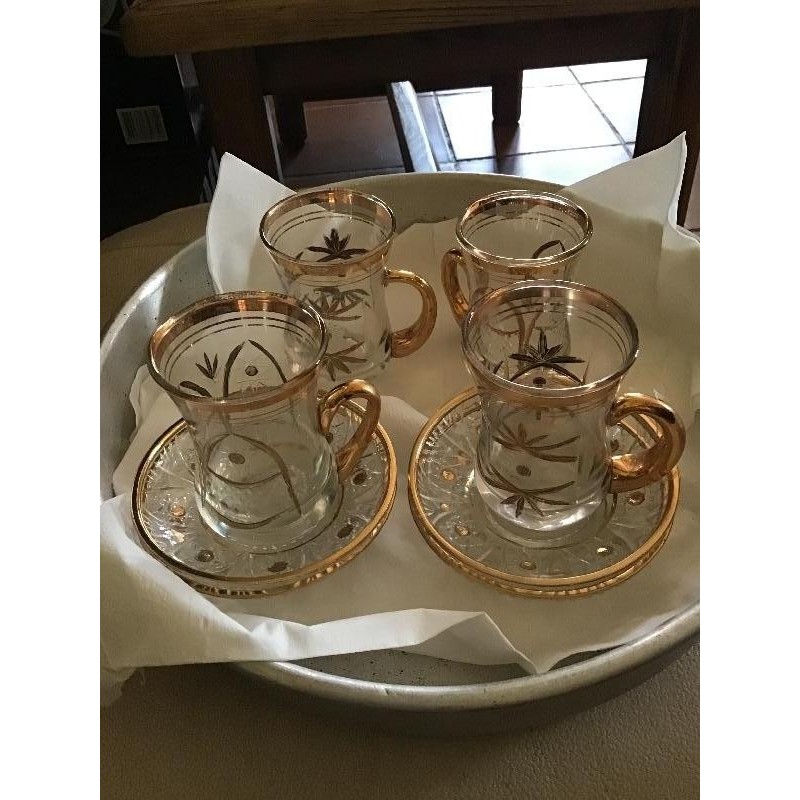 4 verres à thé et soucoupes cristal 