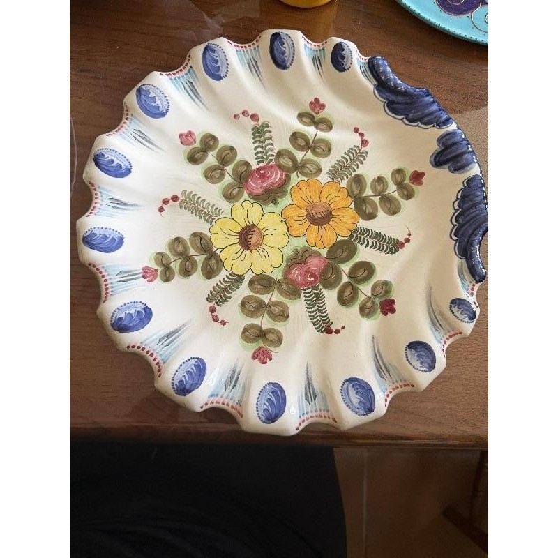 Assiette murale à  fleurs J. ARZO