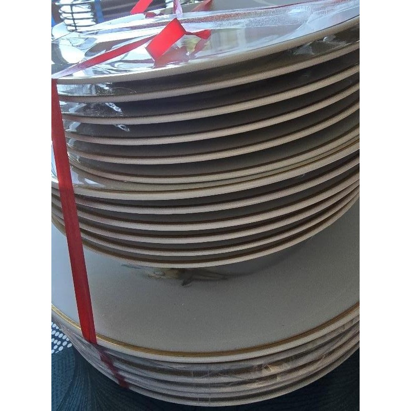 Lot 18 assiettes porcelaine de Liamoges 