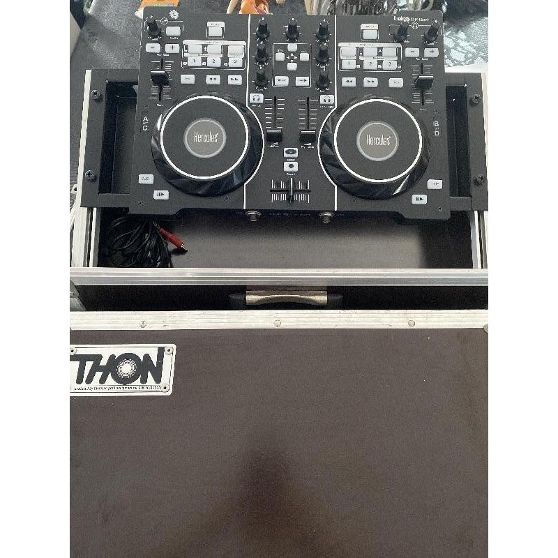 Lot Console DJ  Hercules DJ 4 Set avec Flight case THON