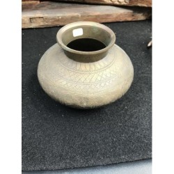 Vase sculpter des Indes en bronze /laiton