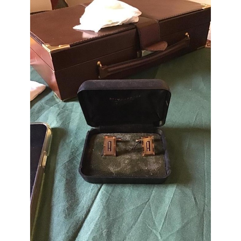 Ancien coffret 2 boutons plaqués or 